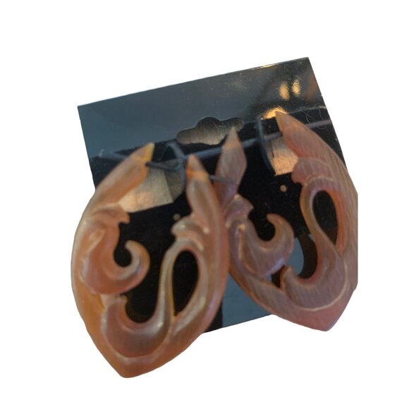 👗 2/$30 👗 Vintage Brown Carved Tribal Design Earrings - Picture 3 of 4